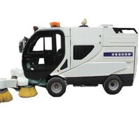 Enclosed Cab Four Wheel Garbage Collection Long Battery Life Electric Street Sweeper
