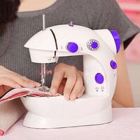 Mini Sewing Machine Home Mini Portable Handheld Embroidery Kit Electric Home sm-202 with Desktop Home