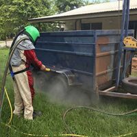 Rust and paint removal wet sandblasting machine
