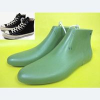 Plastic last for men's high top canvas shoes