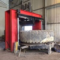 Waste Rubber Cutting Machine/ Used Tire Cutting Machine/ Used Tire Recycling