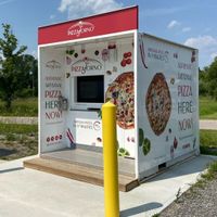 Outdoor Pizza Kiosk French Hot Dessert Food Vending Machine Intelligent Automatic Pizza Forno With Rain Roof