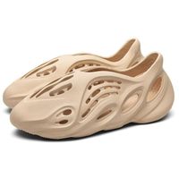 2022 Summer New Big Talker Coconut Hole Shoes Fashion Men's Shoes Breathable Roman Sandals Couple Beach Shoes for Women