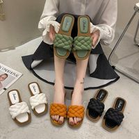 New fashionable girls' summer outdoor flat sandals beach shoes slippers Korean outdoor daily casual shopping slippers