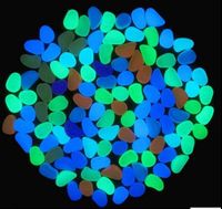 500 pieces of glowing pebbles, glowing river stones, glow-in-the-dark stones, glowing pebbles, paving glow-in-the-dark stones